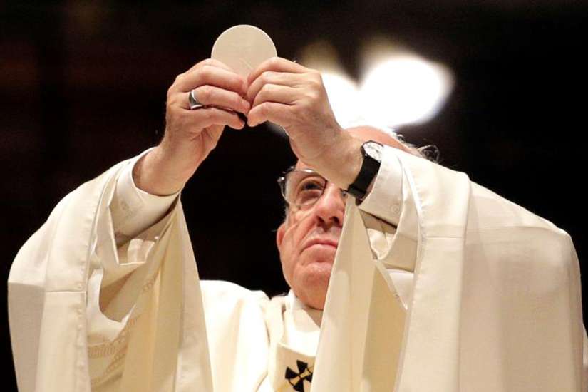 Have courage, pray fervently, pope tells churches facing persecution