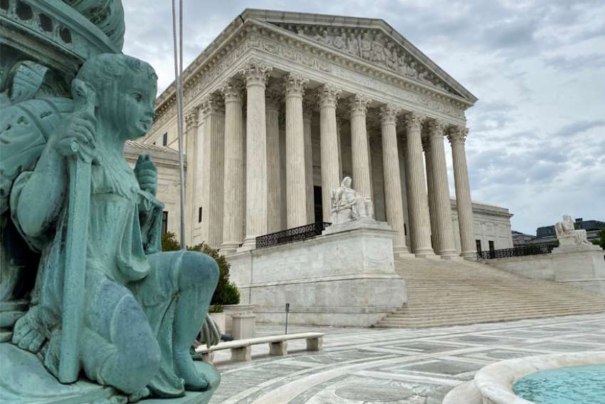 Court says N.Y. pandemic limits on houses of worship restrict religious freedom