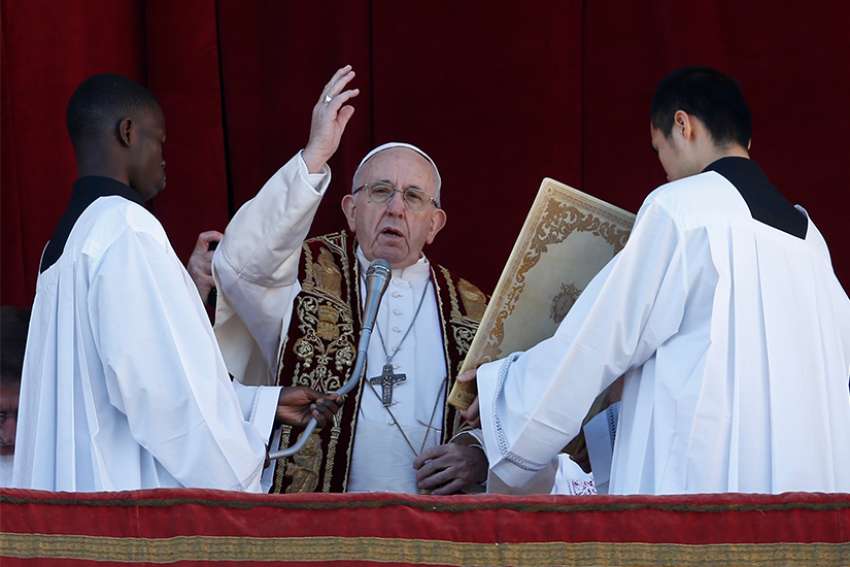 Urbi et Orbi: Incarnation of Christ tells us that salvation comes through love, acceptance, Pope says