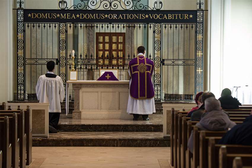 Pope closes Ecclesia Dei, transfers pastoral care of traditionalist Catholics to CDF