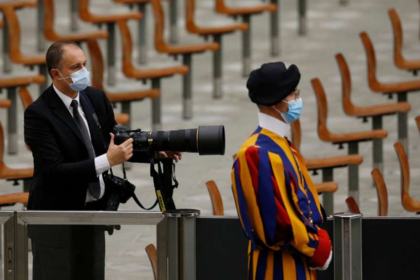 Swiss Guards report additional cases of COVID-19 among ranks