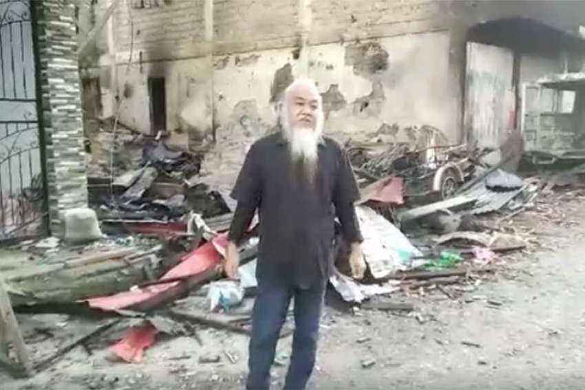 Kidnapped Filipino priest pleads for help in video