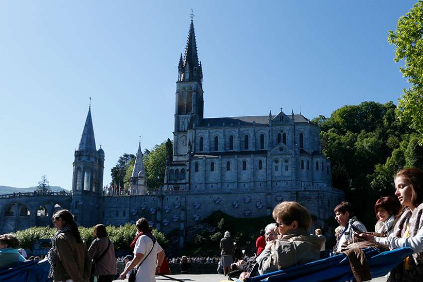 Thieves desecrate eleven parishes in France