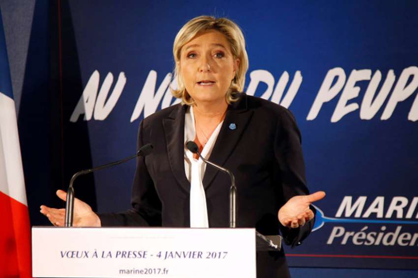 French presidential hopeful slams Pope Francis for welcoming migrants