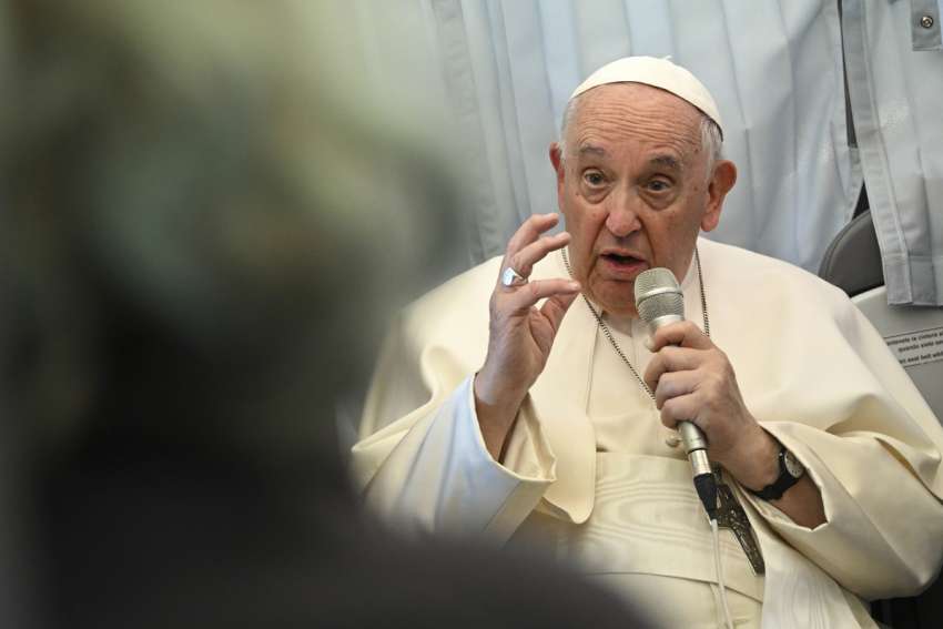 Kremlin, Ukraine deny working with Vatican on peace talks