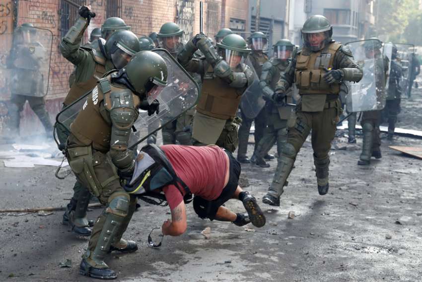 Chile bishops urge talks to end protests