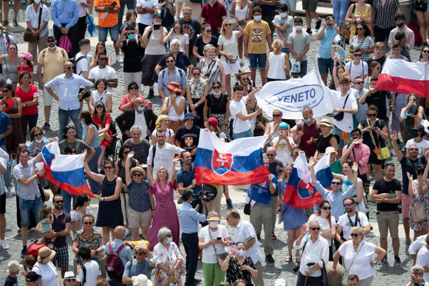 Pope Francis announces visit to Hungary, Slovakia in September