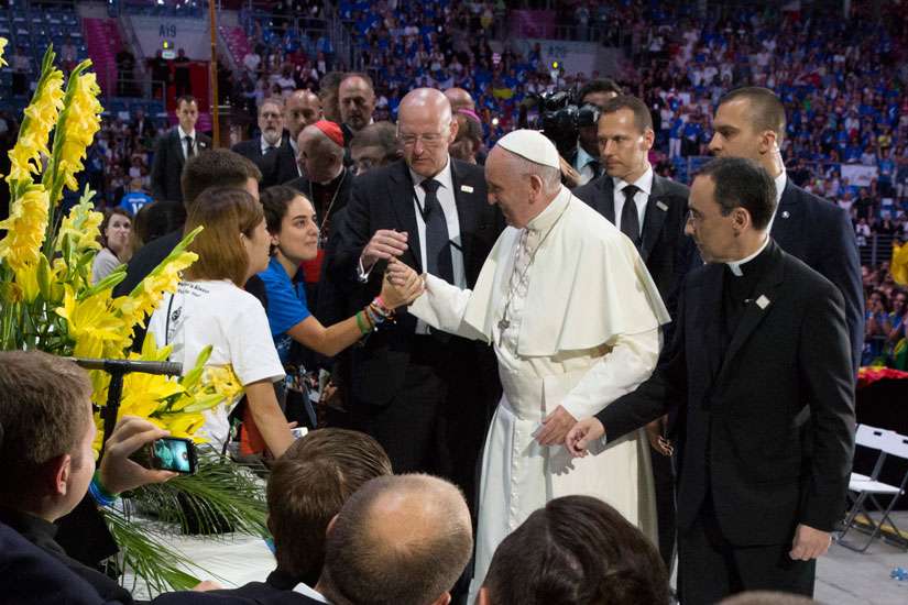 Pope urges WYD volunteers to be 'hope of the future,' as Krakow 2016 wraps