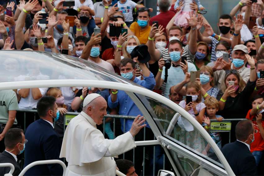 Pope Francis reminds Roma community, young people that church is their home
