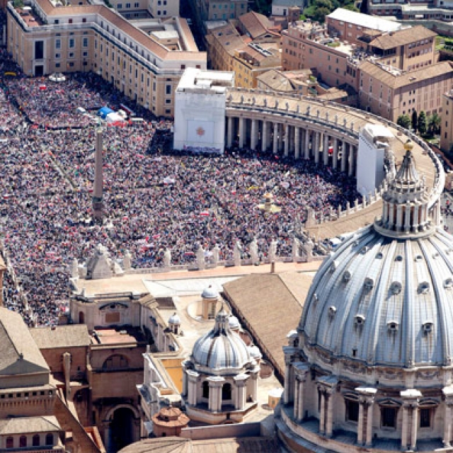 Budget surplus at Vatican, but worldwide giving down 