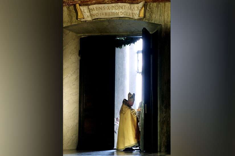 At Lenten penance service, Pope announces Holy Year of Mercy