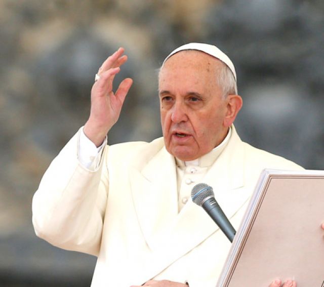 Pope sends Passover greetings, asks prayers for Holy Land trip 