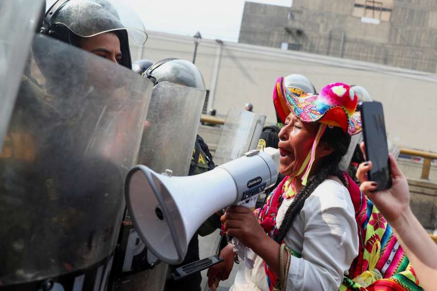 Pope, bishops call for peace as violent protests in Peru turn deadly