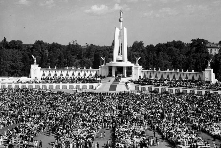 Rosary Bowl rekindles the spirit of ’47