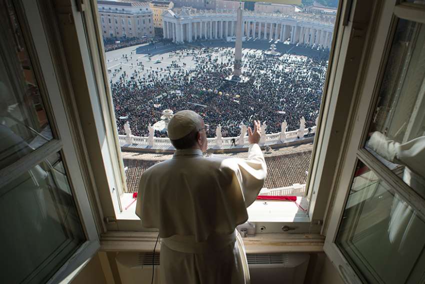 In the Eucharist we receive the grace to love, Pope says