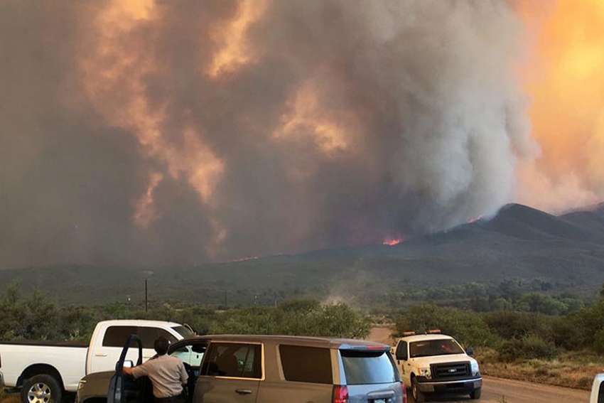 Arizona fire forces residents from homes; blaze fuelled by high winds