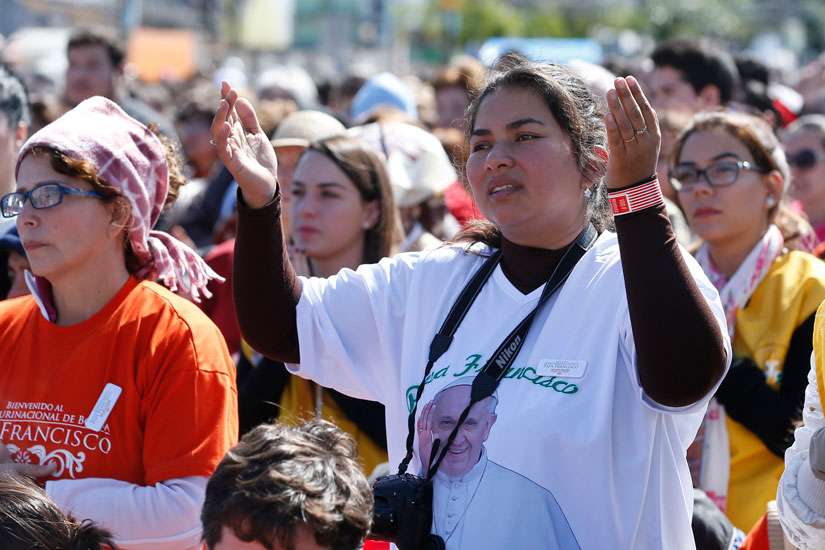 Eucharistic sharing is call to mission, to feeding the poor, Pope says