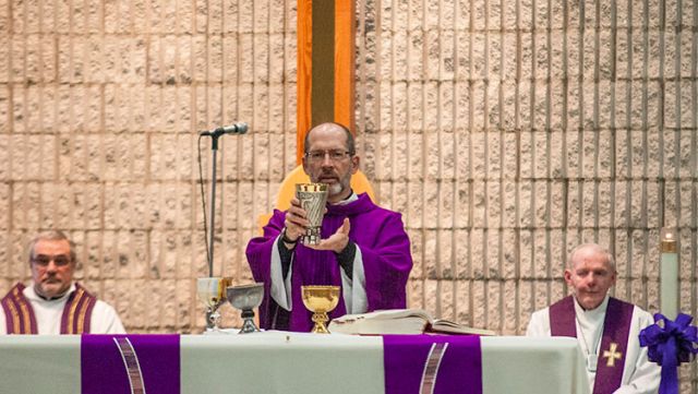 Canadian Jesuit provinces are to reunite