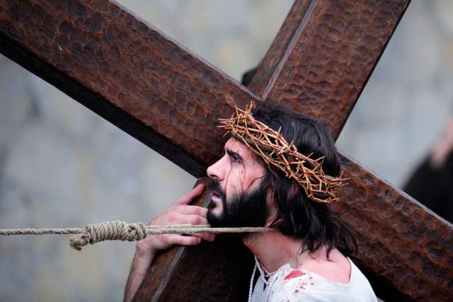 In the garden, Jesus chooses forgiveness