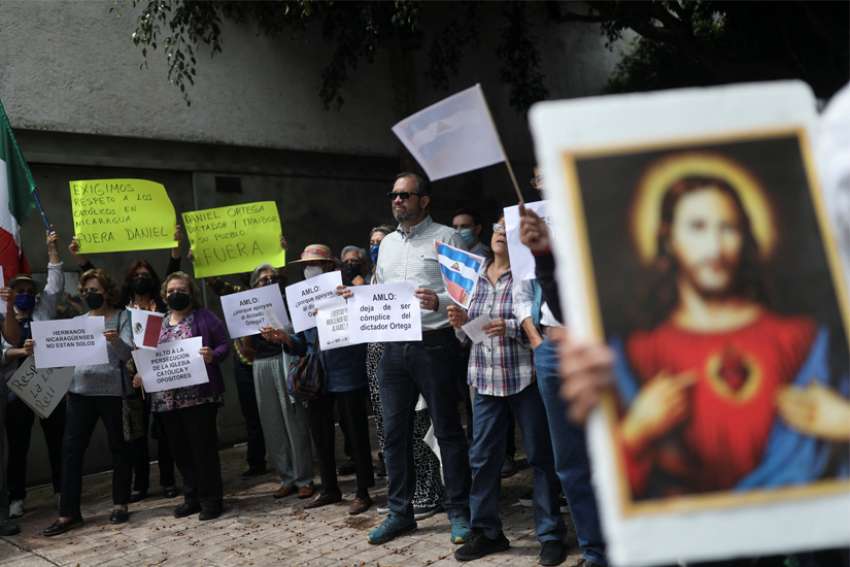 Nicaraguan police continue harassing Catholics as Pope Francis calls for dialogue