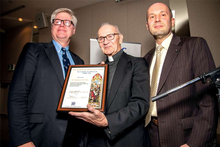 Rights league honours pro-life Jesuit