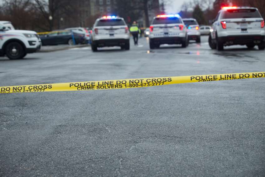 Guards attacked at national shrine in D.C.