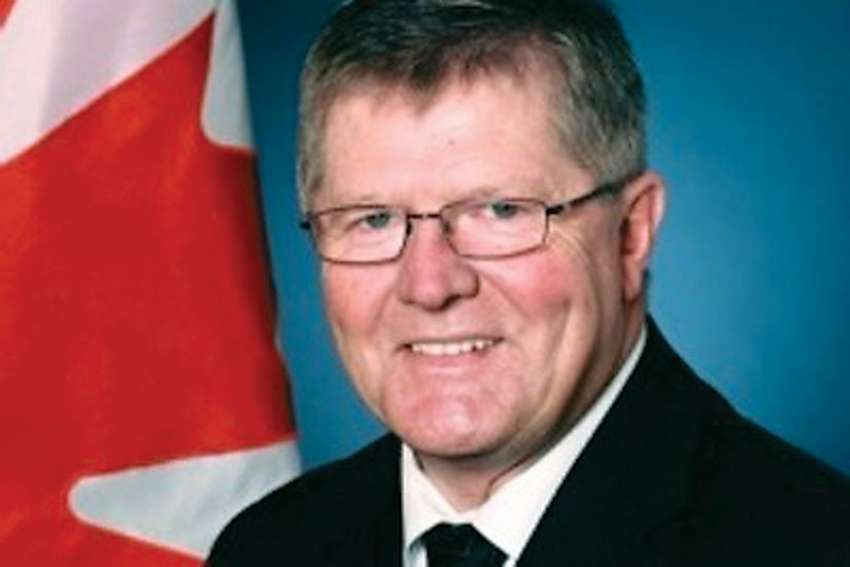 Senator urges ‘vetting’ of transgender Bill C-16