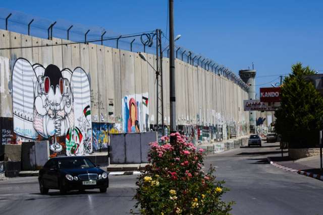 Day 7: Security wall pictures worth thousands of words
