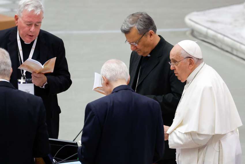 Pope Francis mentions planned Argentina trip, hints at Oceania tour