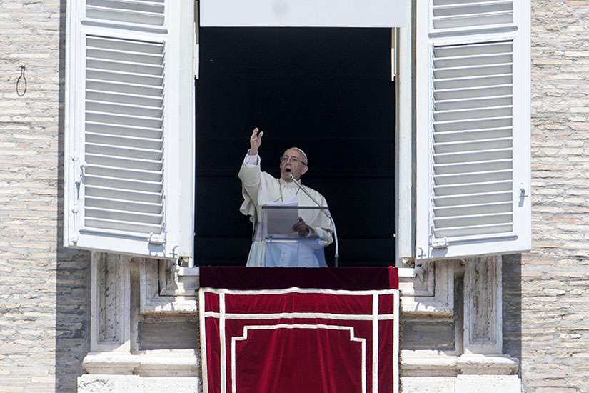 Pope's homily: The Christian's gaze is on heaven, his feet on earth