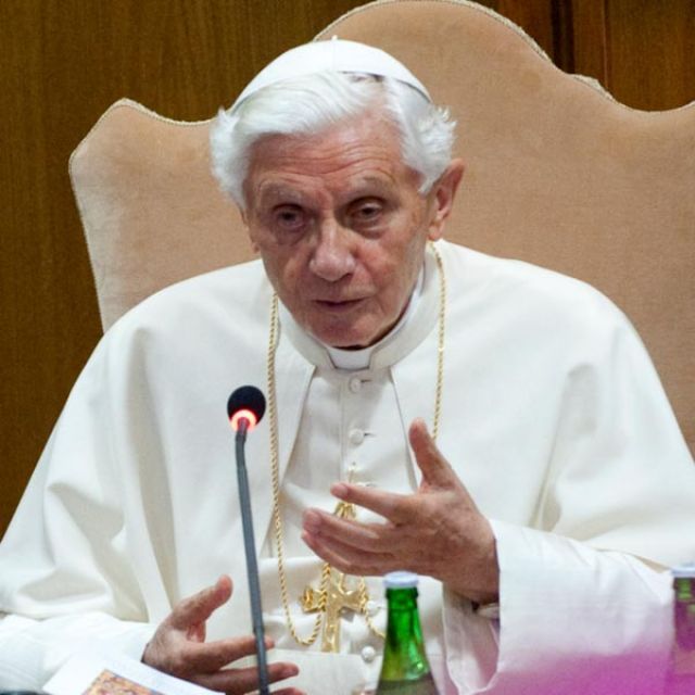 Pope Benedict recalls Vatican II with praise and criticism 
