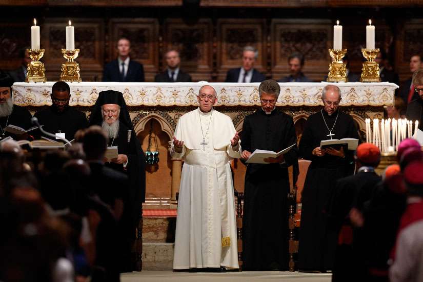 Pope, Christian leaders pray for peace, victims of war at interfaith gathering