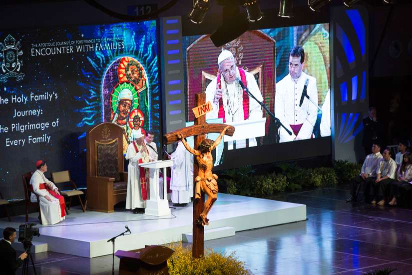 Pope urges end to corruption, which he says keeps people poor