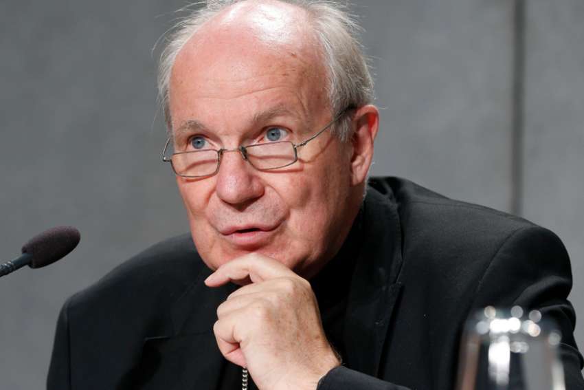 Cardinal at synod calls for loyalty to Pope Francis
