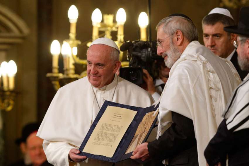 Concert marks one year after Pope's historic synagogue visit