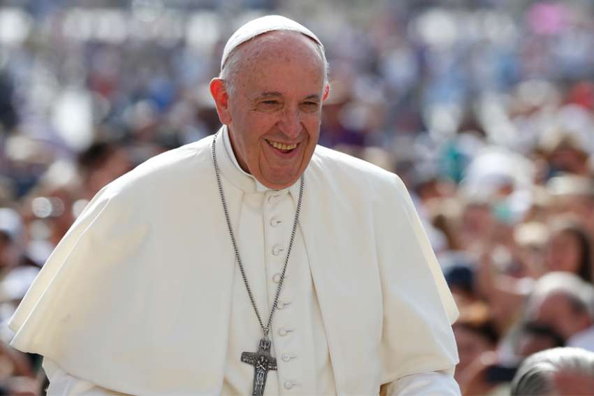 Pope Francis encourages priests to be faithful despite abuse crisis