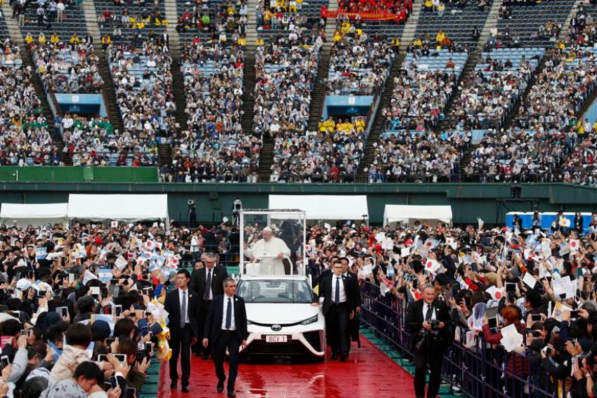 Honour martyrs and work for peace, Pope Francis says in Nagasaki
