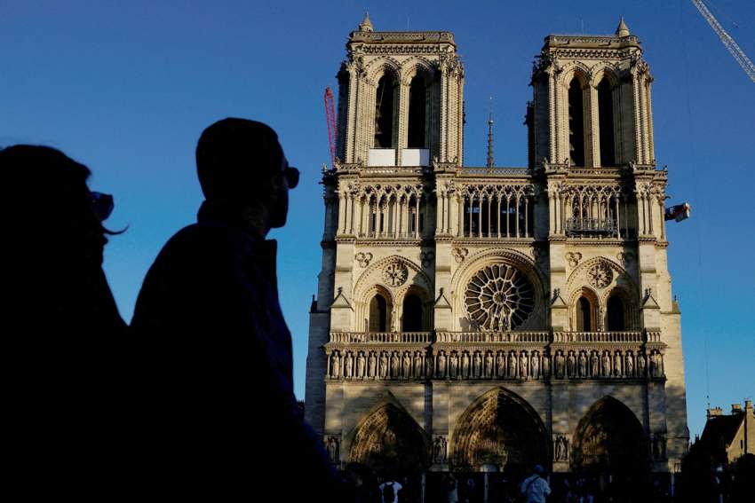 France's culture minister wants visitors' fee for Notre Dame; church of Paris says no