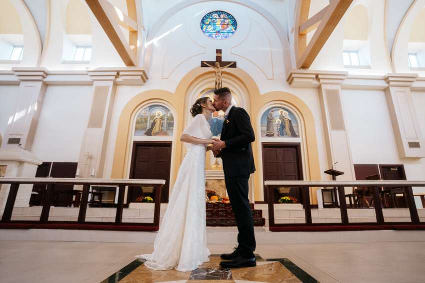 Catholic seeking Catholic: the online reality