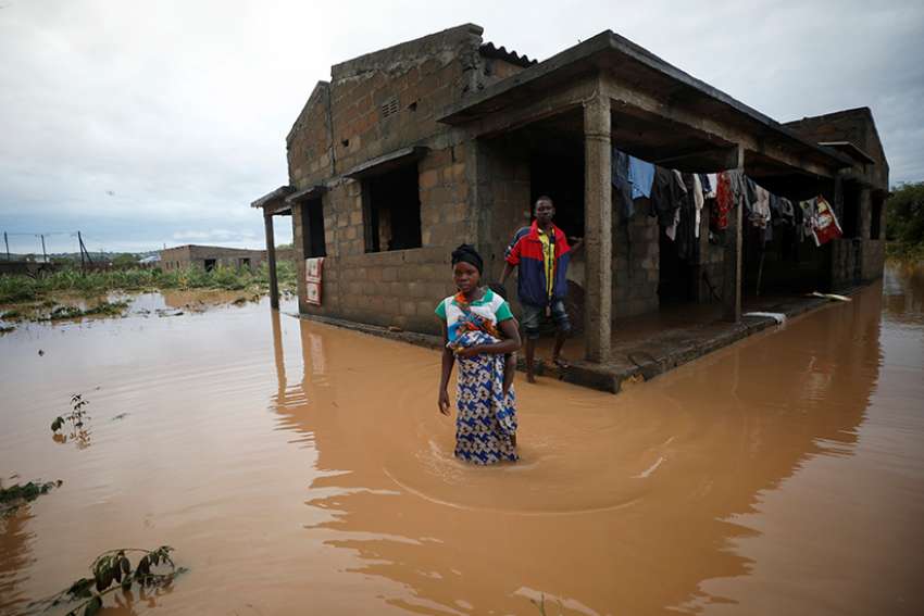 Aid workers struggle to reunite kids, families after Mozambique cyclones