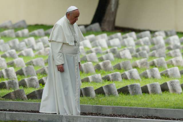 Pope Francis: People have yet to learn that war is madness, indifference a sin