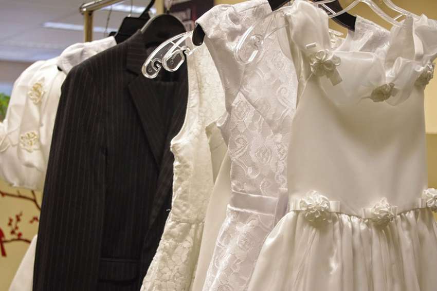 Spaniards splurge on First Communion parties despite economic hard times