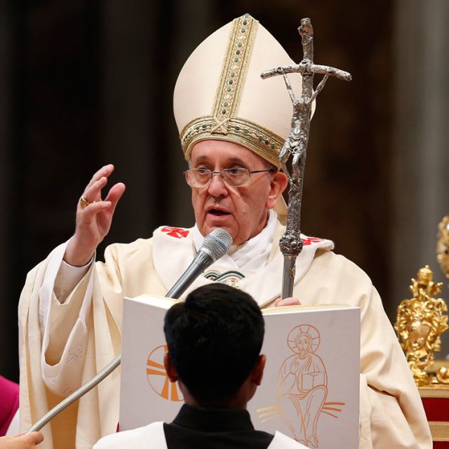 Pope limits 'monsignor' honor for diocesan priests 