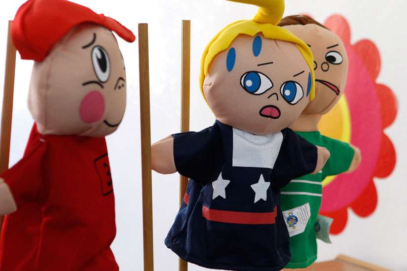 When puppets meet Syrian refugees, healing begins for children