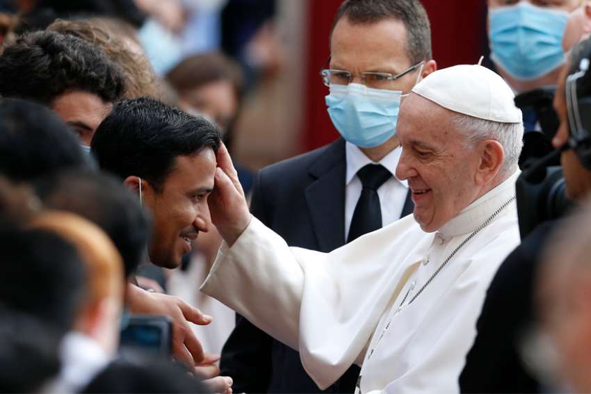 Prayer is like a musical score, giving life melody, meaning, Pope Francis says