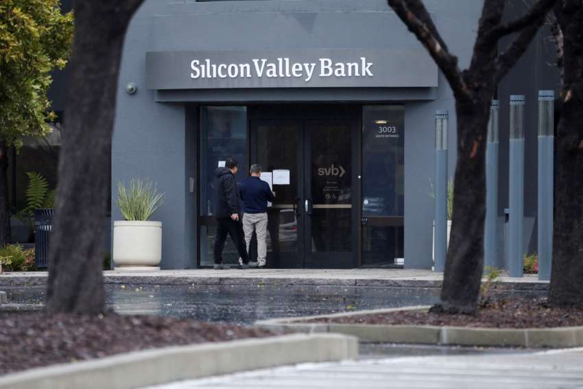 Bank failures underscore 'obligation' for prudence