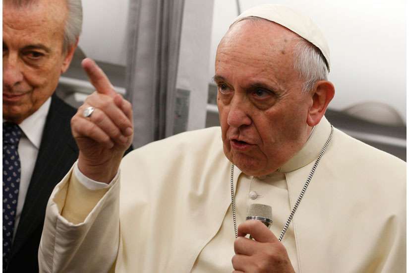 Pope urges Muslim leaders to condemn Islamic violence