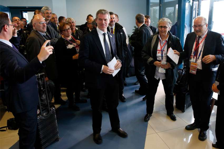 Pope Francis appoints new Vatican press office director