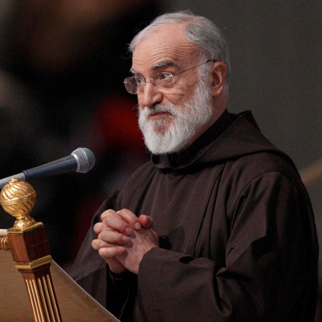 Prayer, not activism, is key to evangelization, preacher tells pope 