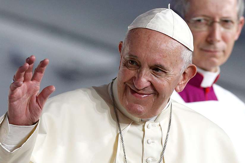 Priests must be men of joy, Pope Francis says at Mass